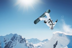 华体会hth最新登录地址-中超联赛商业赞助新举措带动俱乐部营收增长，中超俱乐部怎么盈利