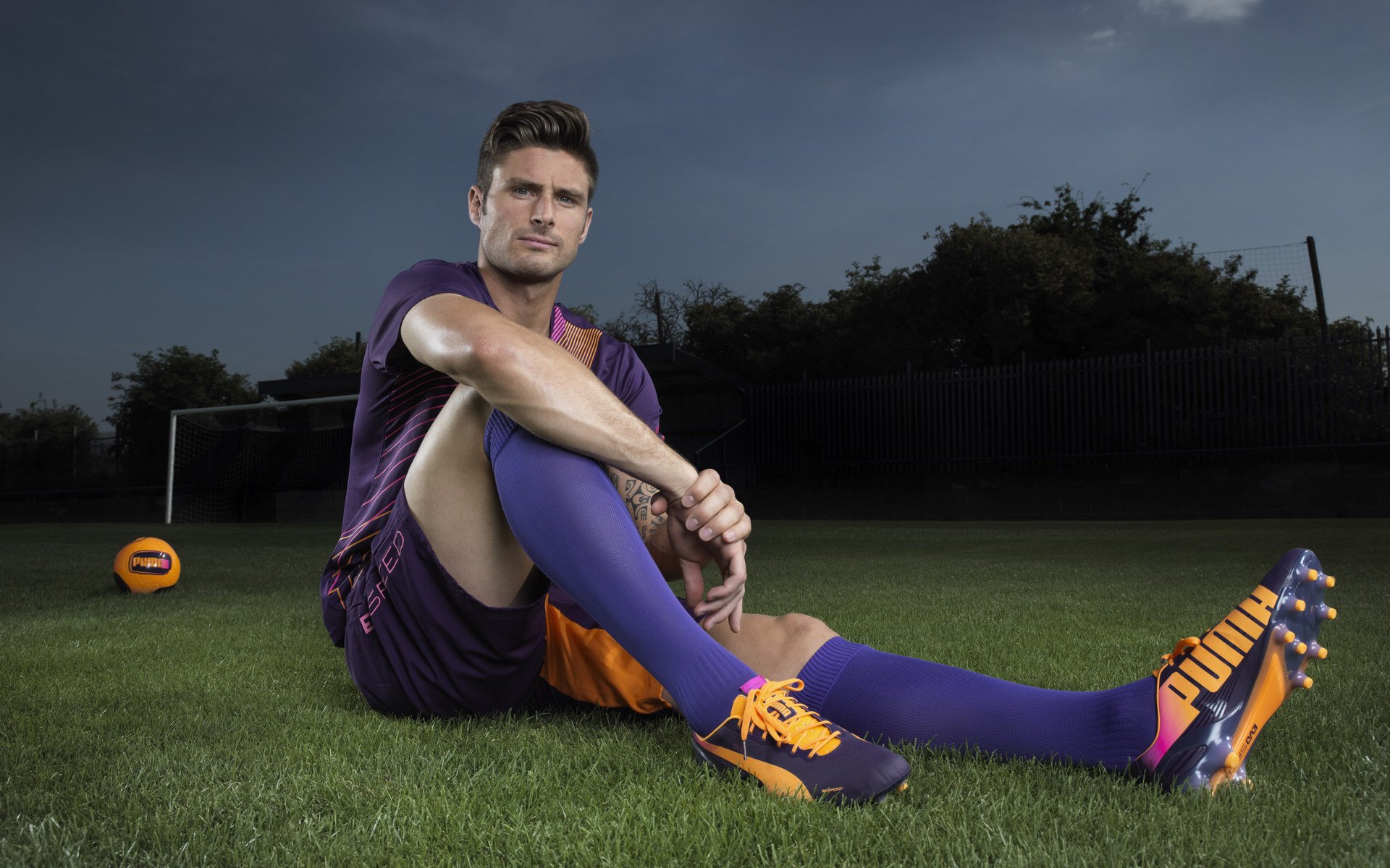 水晶宫3-1大胜阿尔克马尔，萨尔梅开二度重拾锋芒，水晶宫1-4切尔西